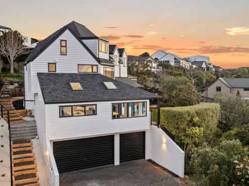 24 Nehru Place, Cashmere