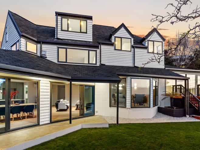 24 Nehru Place, Cashmere