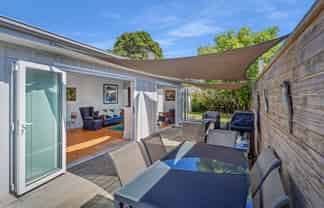 207A The Square, Whangamata