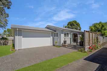 207A The Square, Whangamata