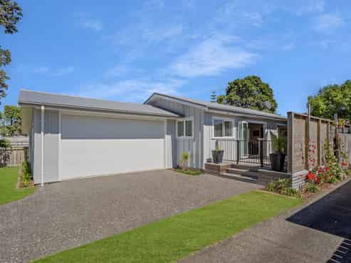207A The Square, Whangamata