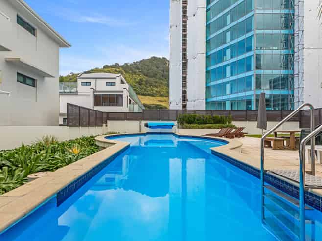 5/5 The Mall, Mount Maunganui