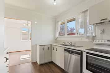 46 Featherston Street, Levin