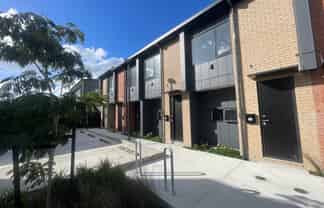 66 Parkwood Avenue, Westgate