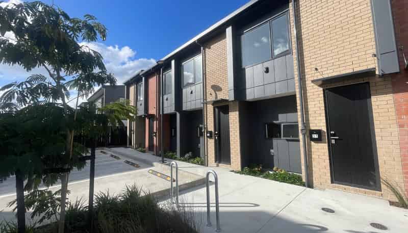 66 Parkwood Avenue, Westgate