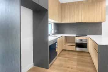 66 Parkwood Avenue, Westgate