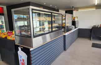 FOR SALE: Thriving Food Bar with Growth Potential