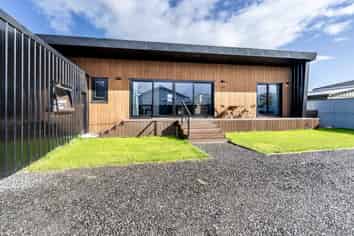 37 Jenkin Street, Strathern