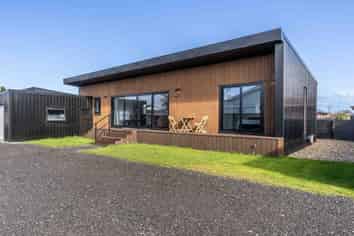 37 Jenkin Street, Strathern
