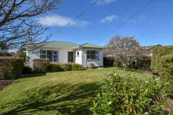 234 High Street North , Carterton