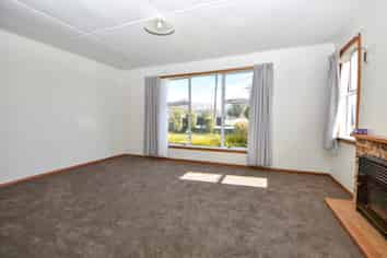 234 High Street North , Carterton