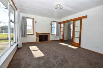 234 High Street North , Carterton