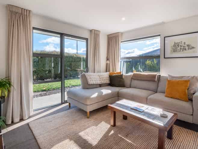 63 Risinghurst Terrace, Lower Shotover