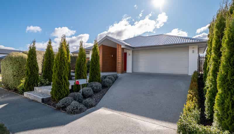 63 Risinghurst Terrace, Lower Shotover