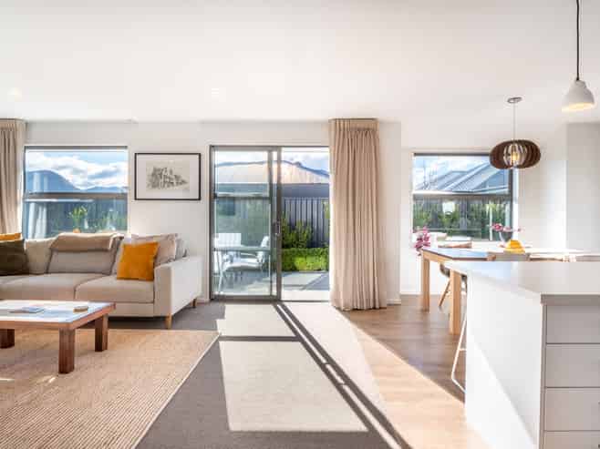 63 Risinghurst Terrace, Lower Shotover