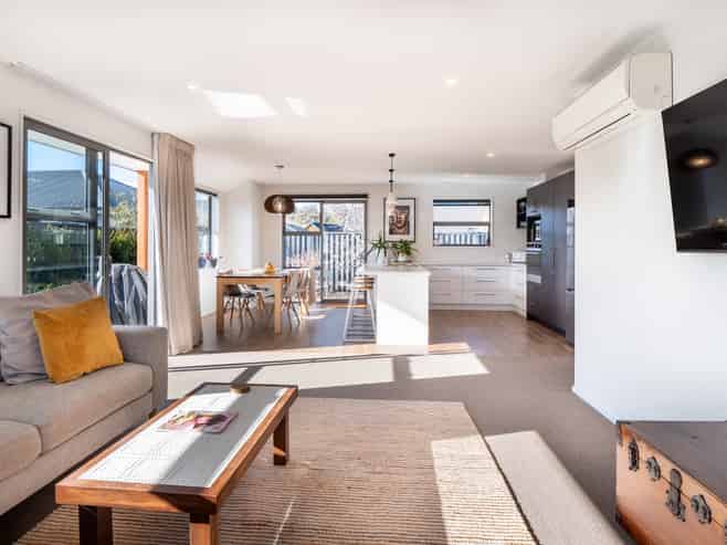 63 Risinghurst Terrace, Lower Shotover