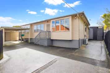 9 Sheehan Road, Te Atatu South