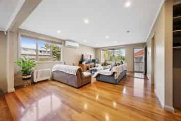 9 Sheehan Road, Te Atatu South