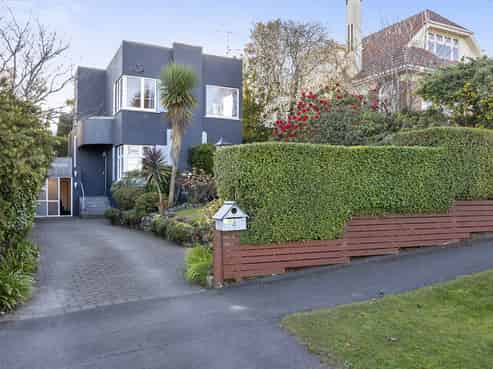 4 Lawson Street, Roslyn