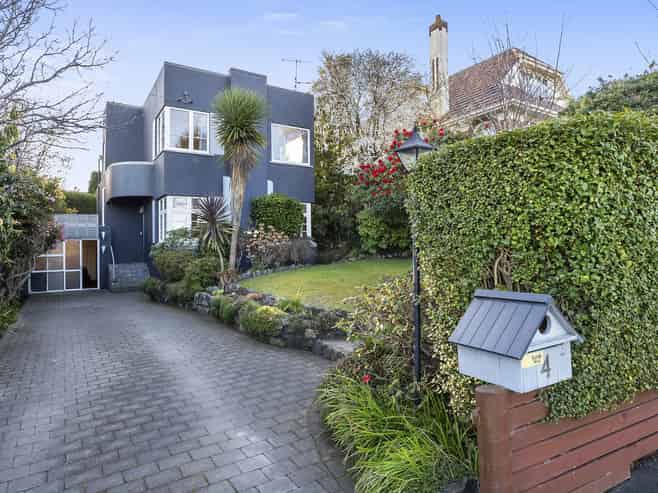 4 Lawson Street, Roslyn