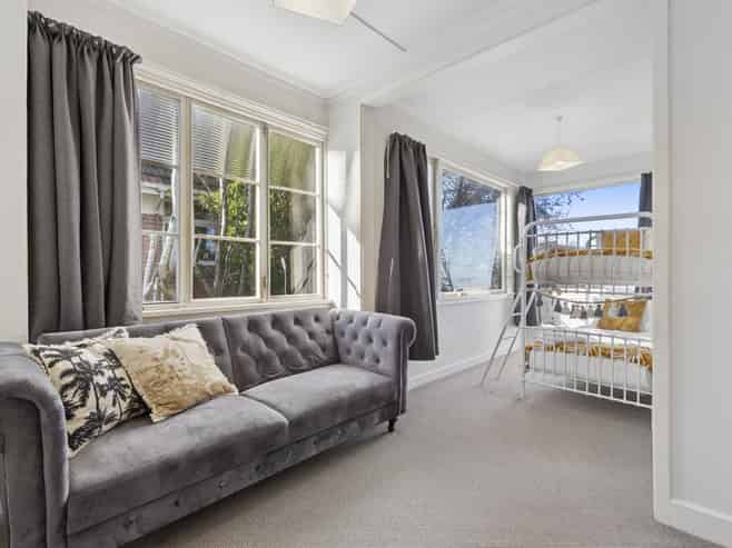 4 Lawson Street, Roslyn