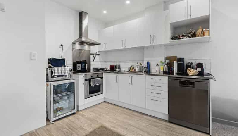 2/25 Devon Street East, New Plymouth