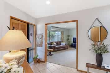 4 Chesterfield Mews, Russley