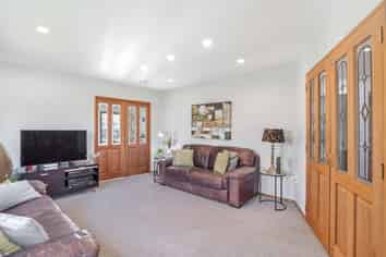 4 Chesterfield Mews, Russley