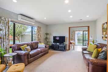 4 Chesterfield Mews, Russley