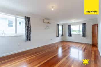 12 Norman Road, Titirangi