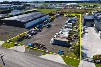 Large Yard with Dual Access