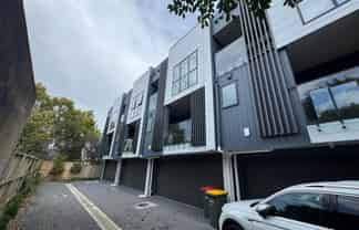 9/12 King Edward Avenue, Epsom