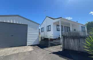 2/46 Old Wairoa Road, Papakura