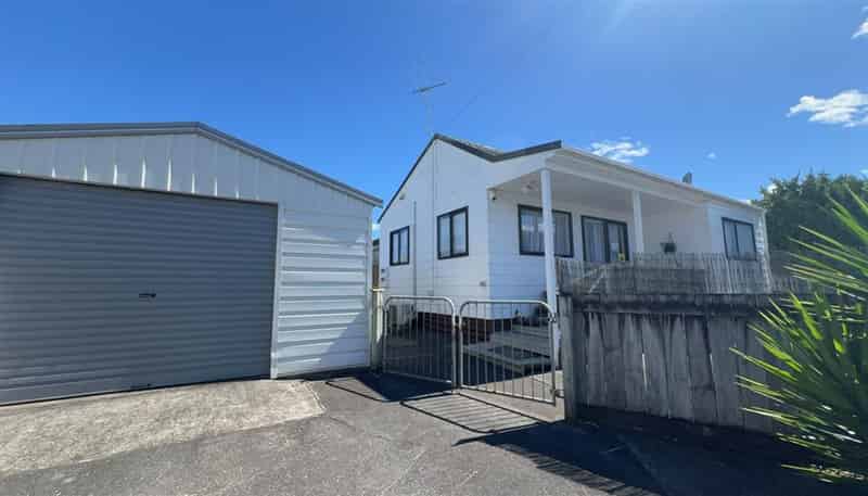2/46 Old Wairoa Road, Papakura