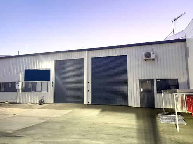 Hidden gem - high stud warehouse