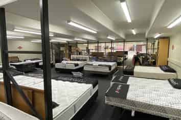 773SQM Warehouse/ Showroom-Mixed Use with Exposure