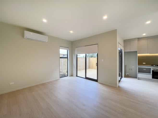 46A Tiroroa Avenue, Te Atatu South
