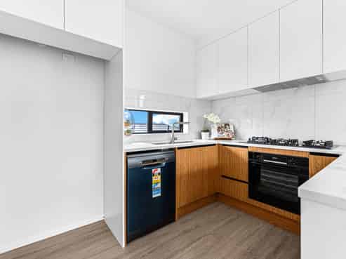 28A  Dallinghoe Crescent, Milford