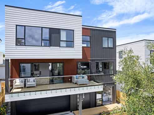 28A  Dallinghoe Crescent, Milford