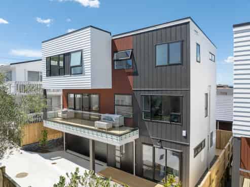 28A  Dallinghoe Crescent, Milford