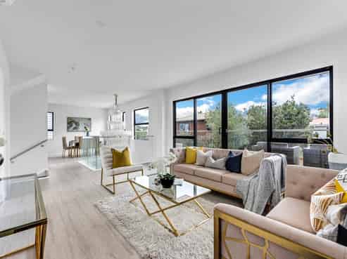 28A  Dallinghoe Crescent, Milford