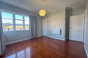 8 Rupert Clark, Whau Valley