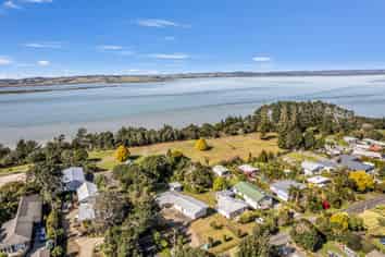 33 James McLeod Road, Helensville