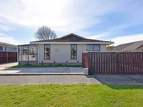 1/17 Apollo Place, Papanui