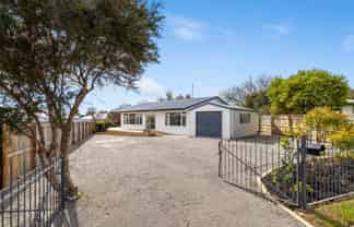 11 Corry Crescent, Witherlea
