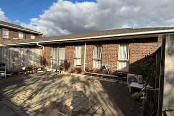 1/15 Robson Street, Mount Roskill