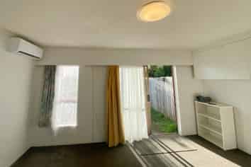 1/15 Robson Street, Mount Roskill