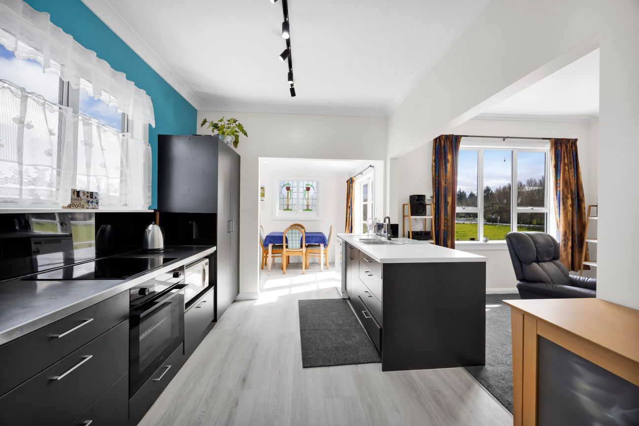 1 Acre Lifestyle Opportunity With Rural Outlook – pohled 2