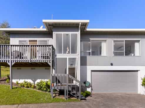 2/15 Simon Ellice Drive, Bayview