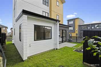 21 Matahae Drive, Flat Bush